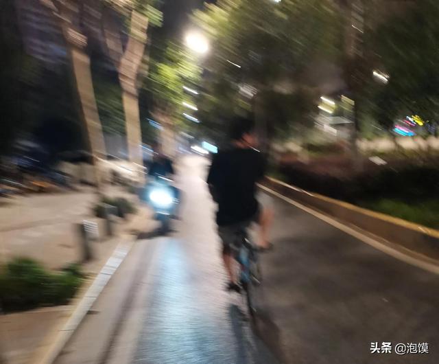 周末小聚發(fā)朋友圈說說，周末小聚的朋友圈配文？