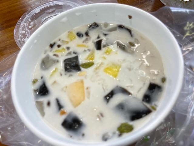 適合發(fā)朋友圈干飯的句子圖片搞笑，適合發(fā)朋友圈干飯的句子圖片帶文字？