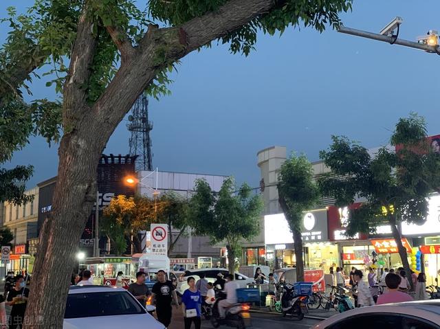 開(kāi)店怎么吸引顧客十個(gè)妙招餐廳做什么營(yíng)銷活動(dòng)好，餐飲開(kāi)店怎么吸引顧客十個(gè)妙招？