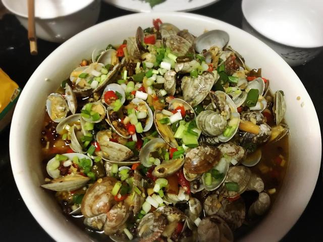 適合發(fā)朋友圈干飯的句子圖片搞笑，適合發(fā)朋友圈干飯的句子圖片帶文字？