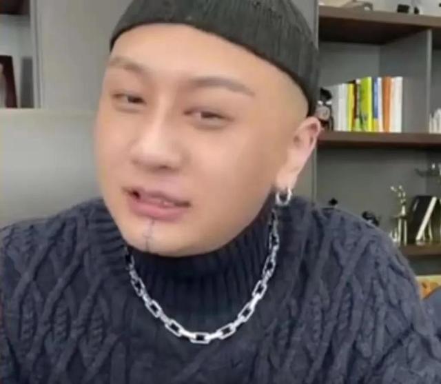 巖少快手網(wǎng)紅八卦微博，巖少快手網(wǎng)紅八卦微博熱搜？