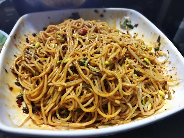 適合發(fā)朋友圈干飯的句子圖片搞笑，適合發(fā)朋友圈干飯的句子圖片帶文字？