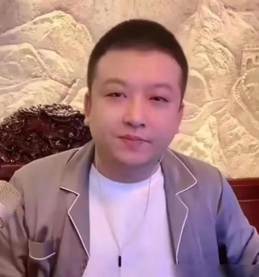 巖少快手網(wǎng)紅八卦微博，巖少快手網(wǎng)紅八卦微博熱搜？